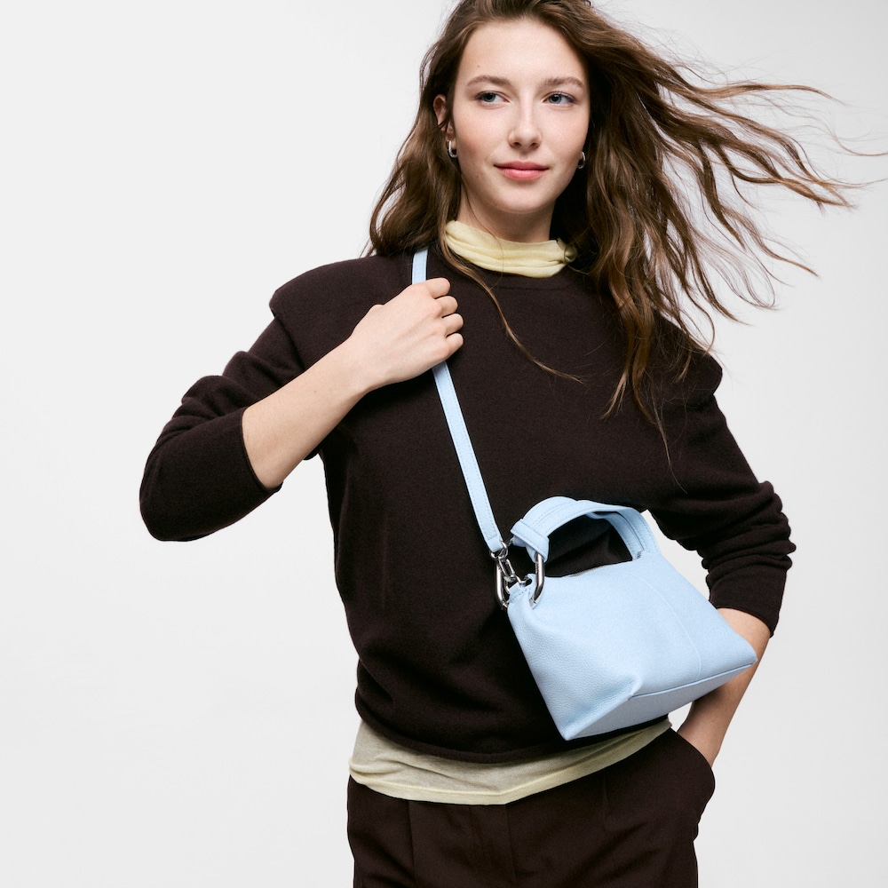 Bandolera de piel azul cielo TOUS Hold