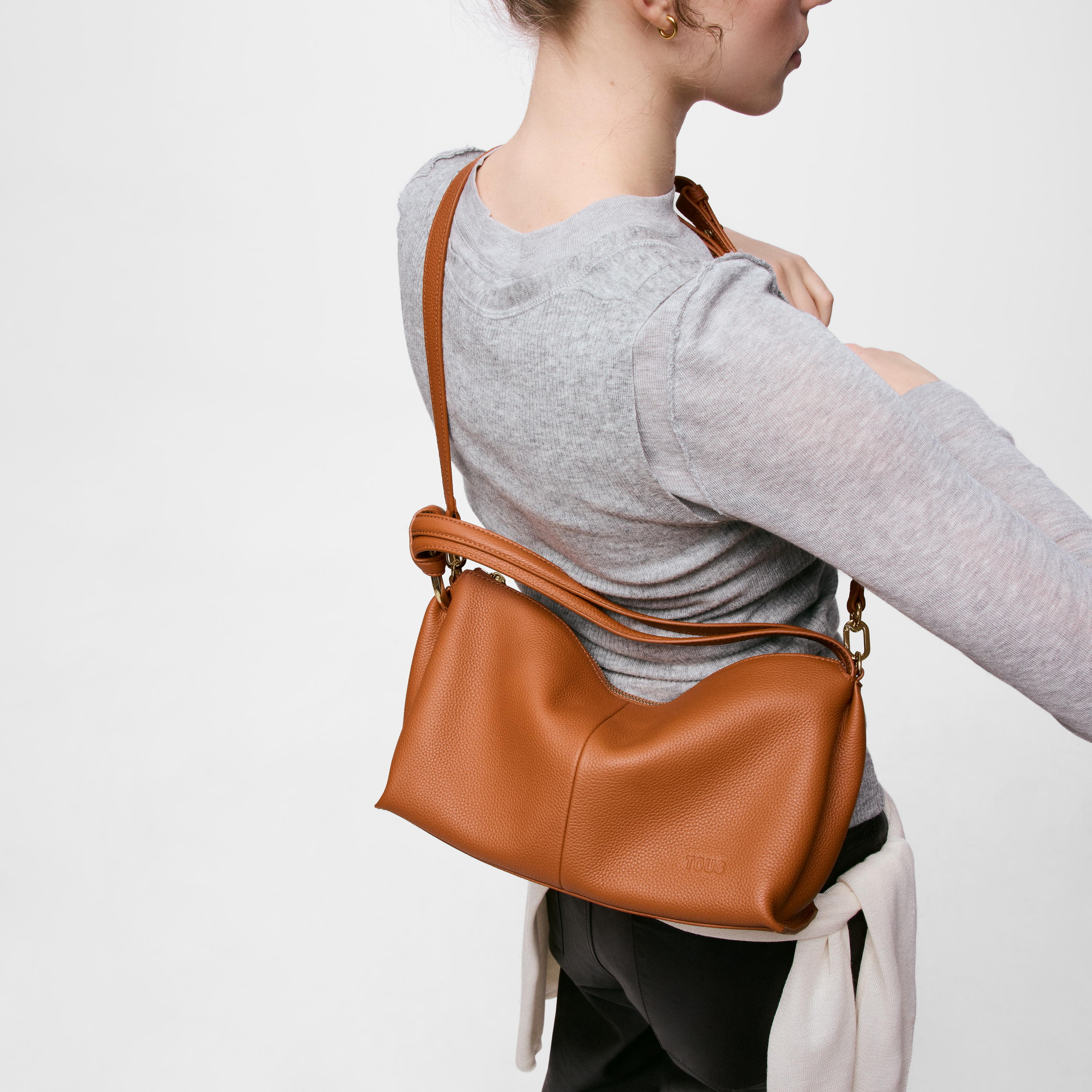 Camel-colored Bowling leather bag TOUS Hold | TOUS