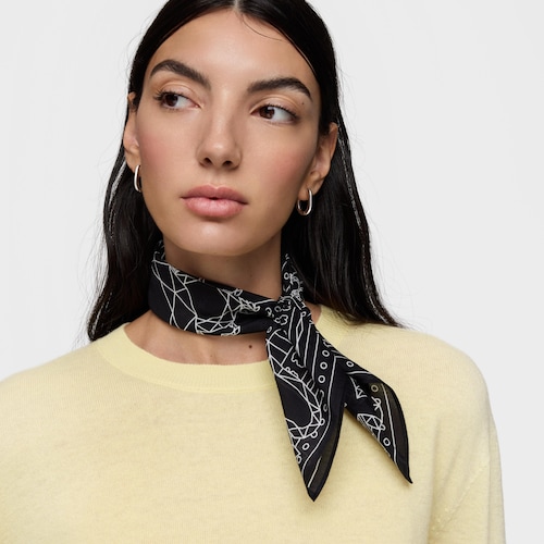 Pañuelo cuadrado pequeño negro TOUS All in Bandana