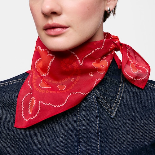 Quadratischer roter Schal TOUS Motifs Paisley