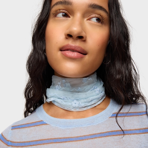 Nebesky modr&yacute; vy&scaron;&iacute;van&yacute; &Scaron;&aacute;tek TOUS Daisy