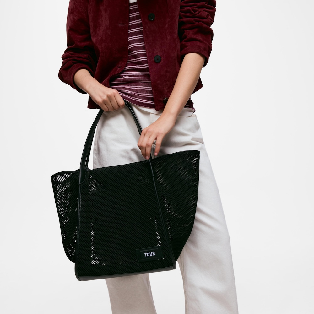 TOUS Tulip&aacute;nov&aacute; s&iacute;ťka &ndash; velk&aacute; čern&aacute; přepravka