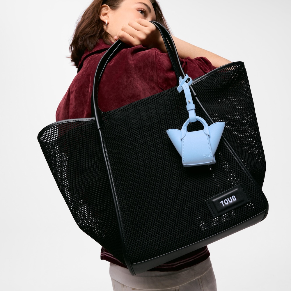 TOUS Tulip&aacute;nov&aacute; s&iacute;ťka &ndash; velk&aacute; čern&aacute; přepravka