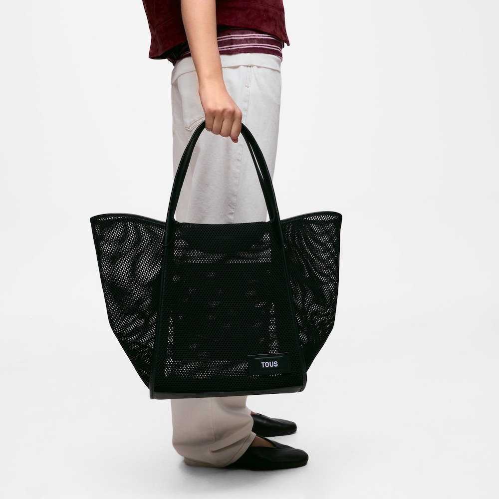 TOUS Tulip&aacute;nov&aacute; s&iacute;ťka &ndash; velk&aacute; čern&aacute; přepravka