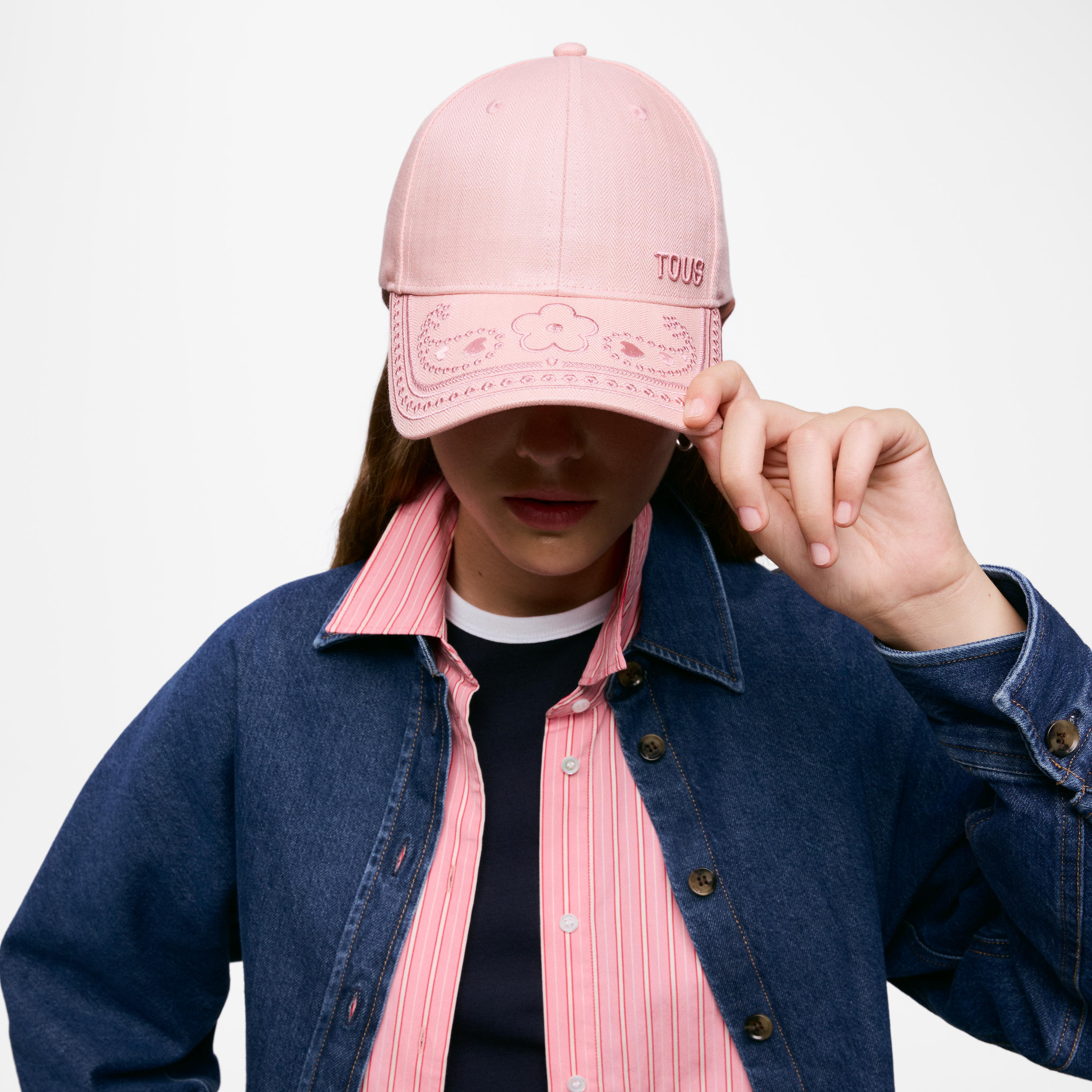 Dark pink embroidered Cap TOUS Motifs Paisley