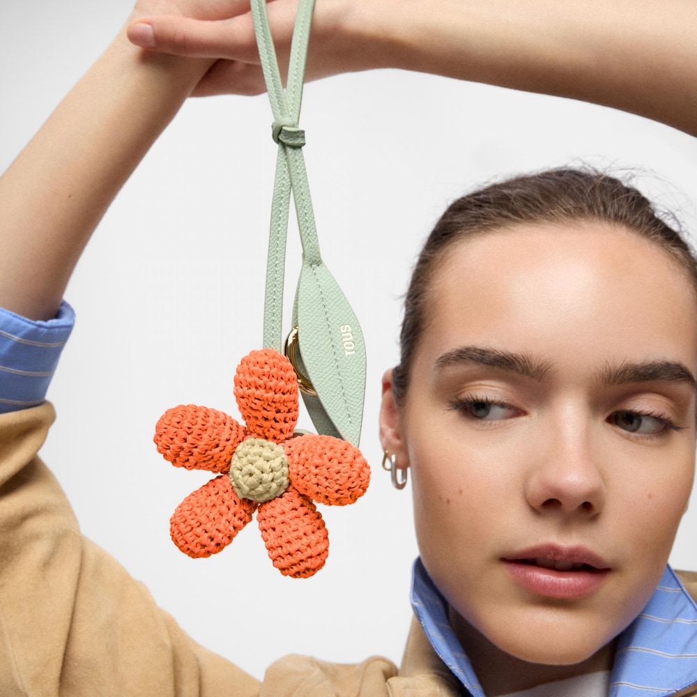 Llavero charm daisy naranja TOUS Icons