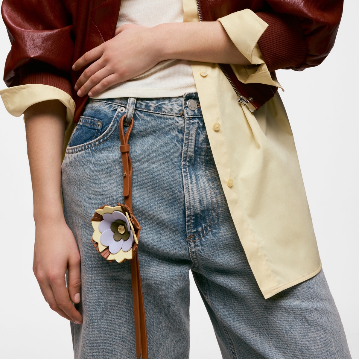 め*ん様 TORANEKO BONBON 別注KEY CHARM ベージュ Charm key ring with camel-colored tulip TOUS Icons | TOUS