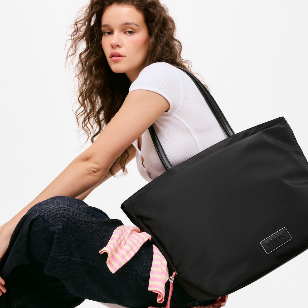 Capazo peque&ntilde;o negro TOUS Wonder Pulls