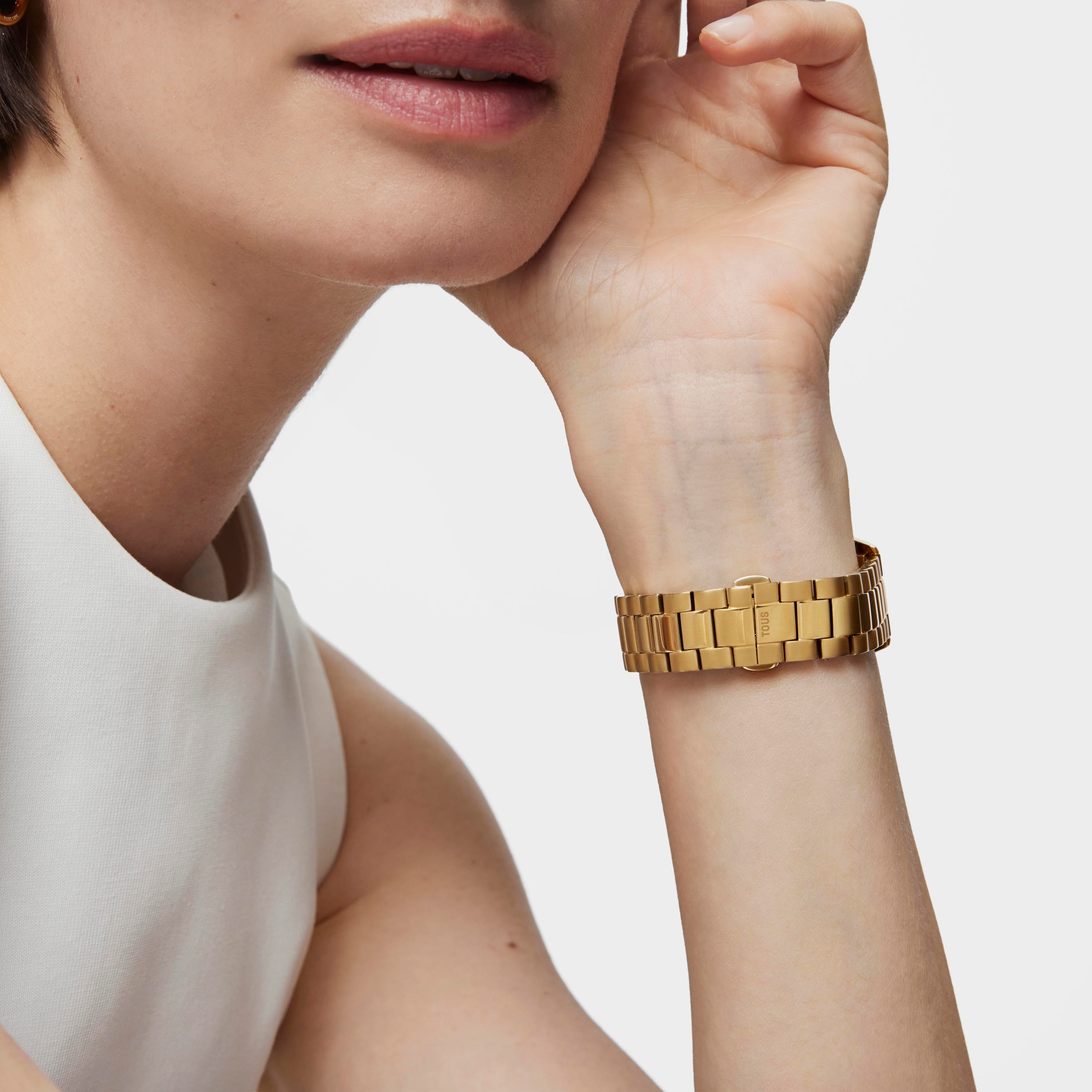 Reloj analógico T-Shine de acero IP dorado con zirconias cúbicas