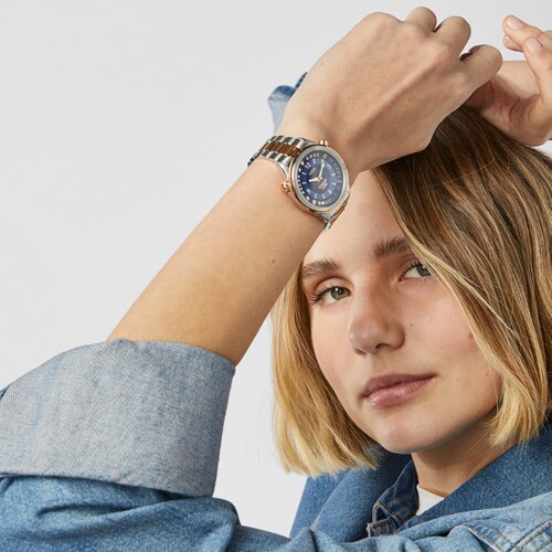 Reloj analógico Tender Time de acero inoxidable con esfera en azul