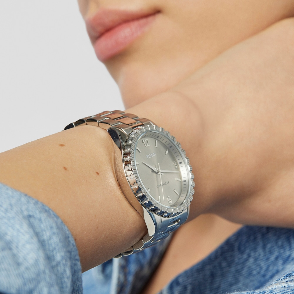 Reloj anal&oacute;gico Tender Bear de acero IP plateado con relieve de osos