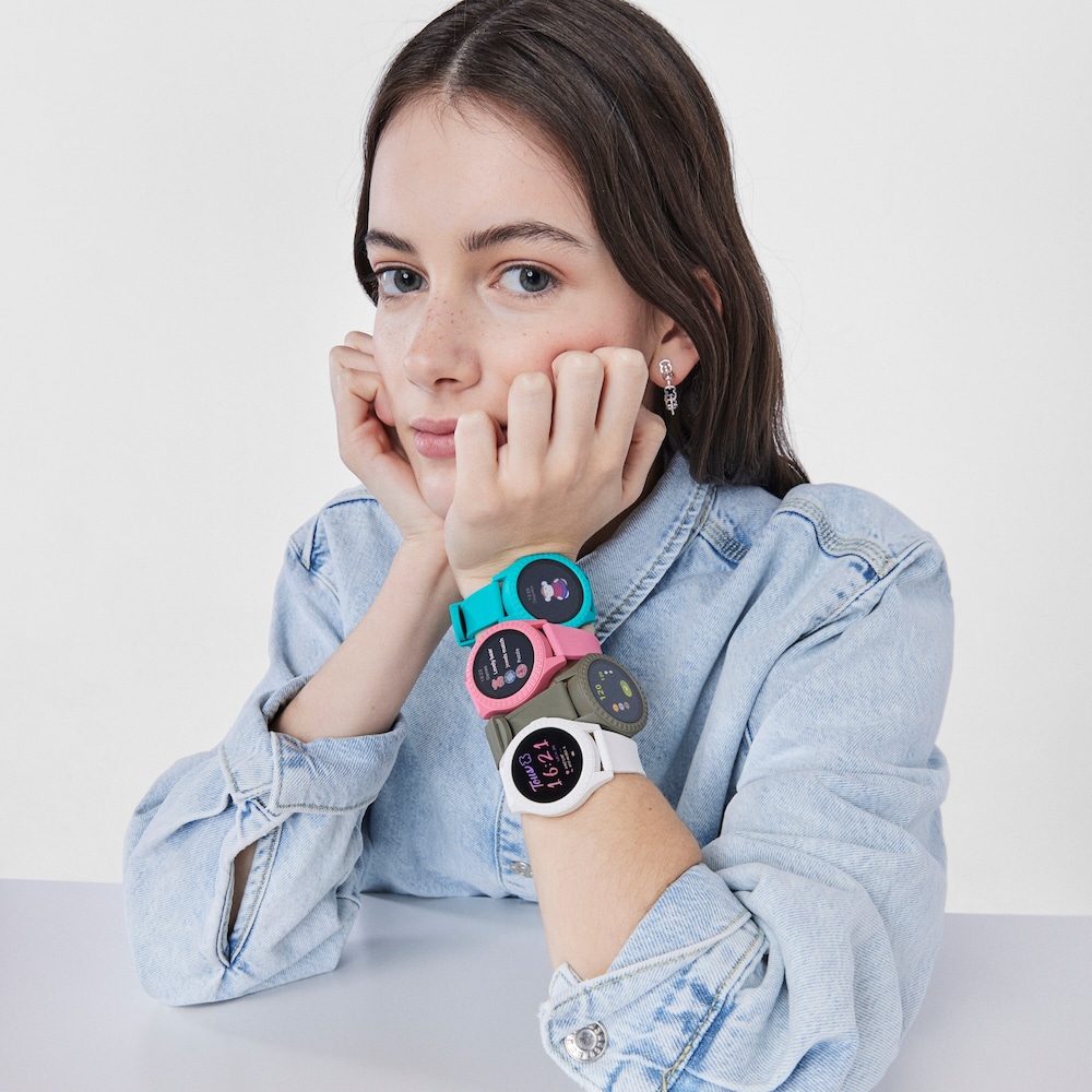 Smarteen Connect Watch with pink silicone strap Smarteen Connect Watch with pink silicone strap