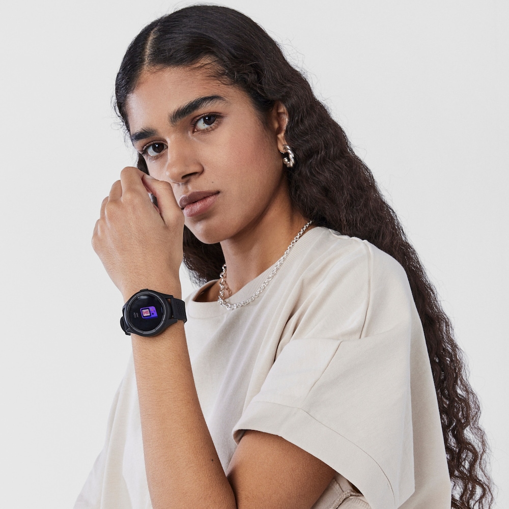 Smarteen Connect Sport Watch with black silicone strap