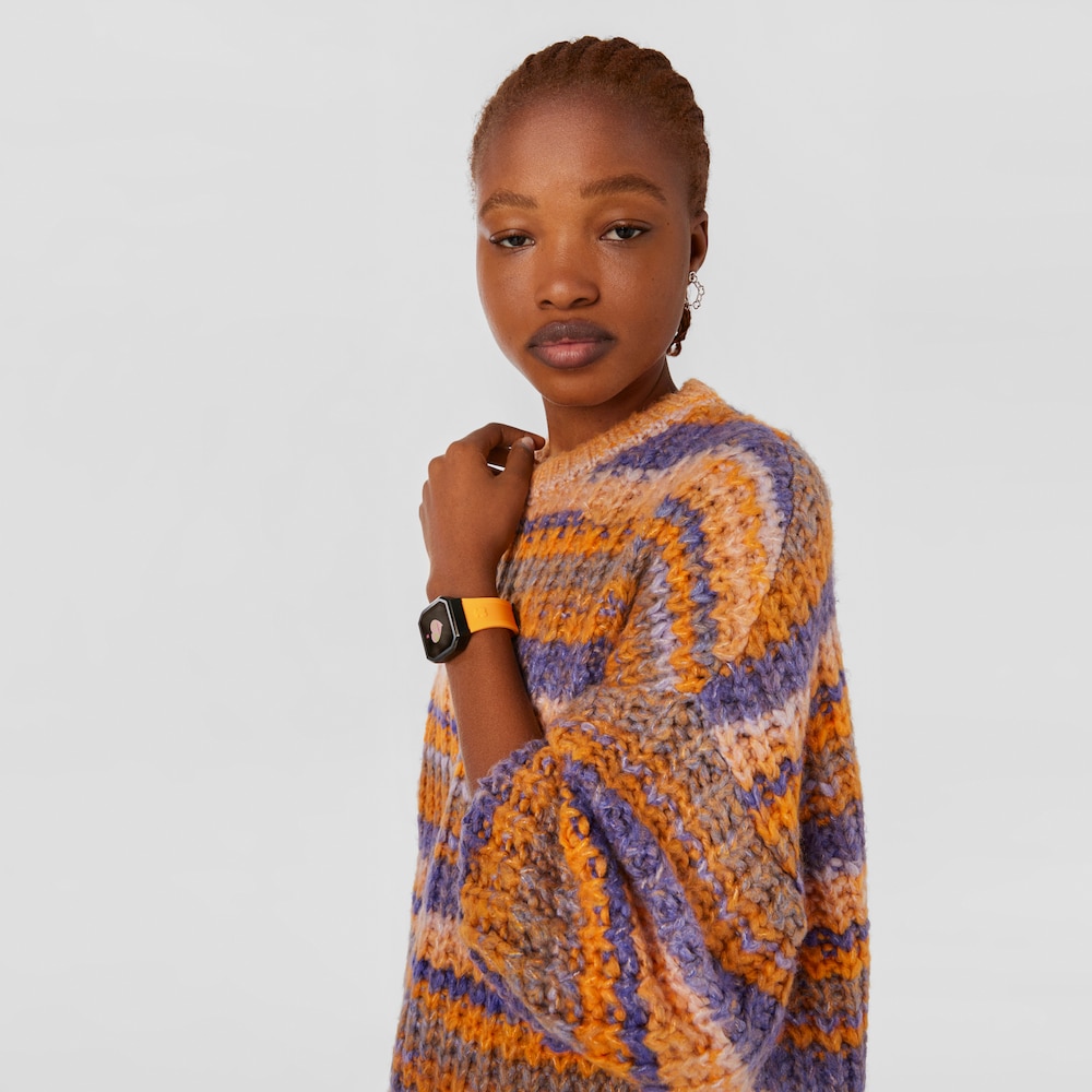 Smarthodinky B-Connect s&nbsp;oranžov&yacute;m silik&oacute;nov&yacute;m remienkom