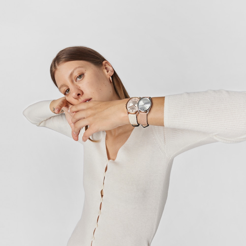 Reloj anal&oacute;gico Dai XL de acero con correa de piel Kaos beige