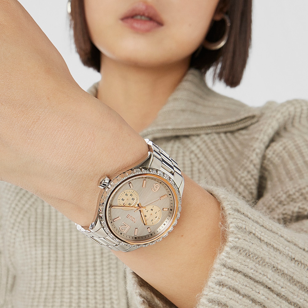 Reloj anal&oacute;gico multifunci&oacute;n con brazalete de acero y acero IP rosado T-Bear