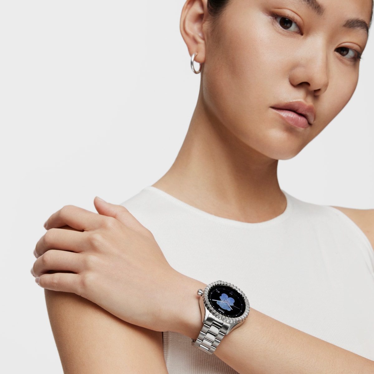 T-Bear Connect Smartwatch with steel wristband