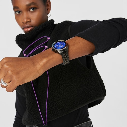 Reloj smartwatch con brazalete de acero IP Negro y zirconias rainbow T-Shine Connect
