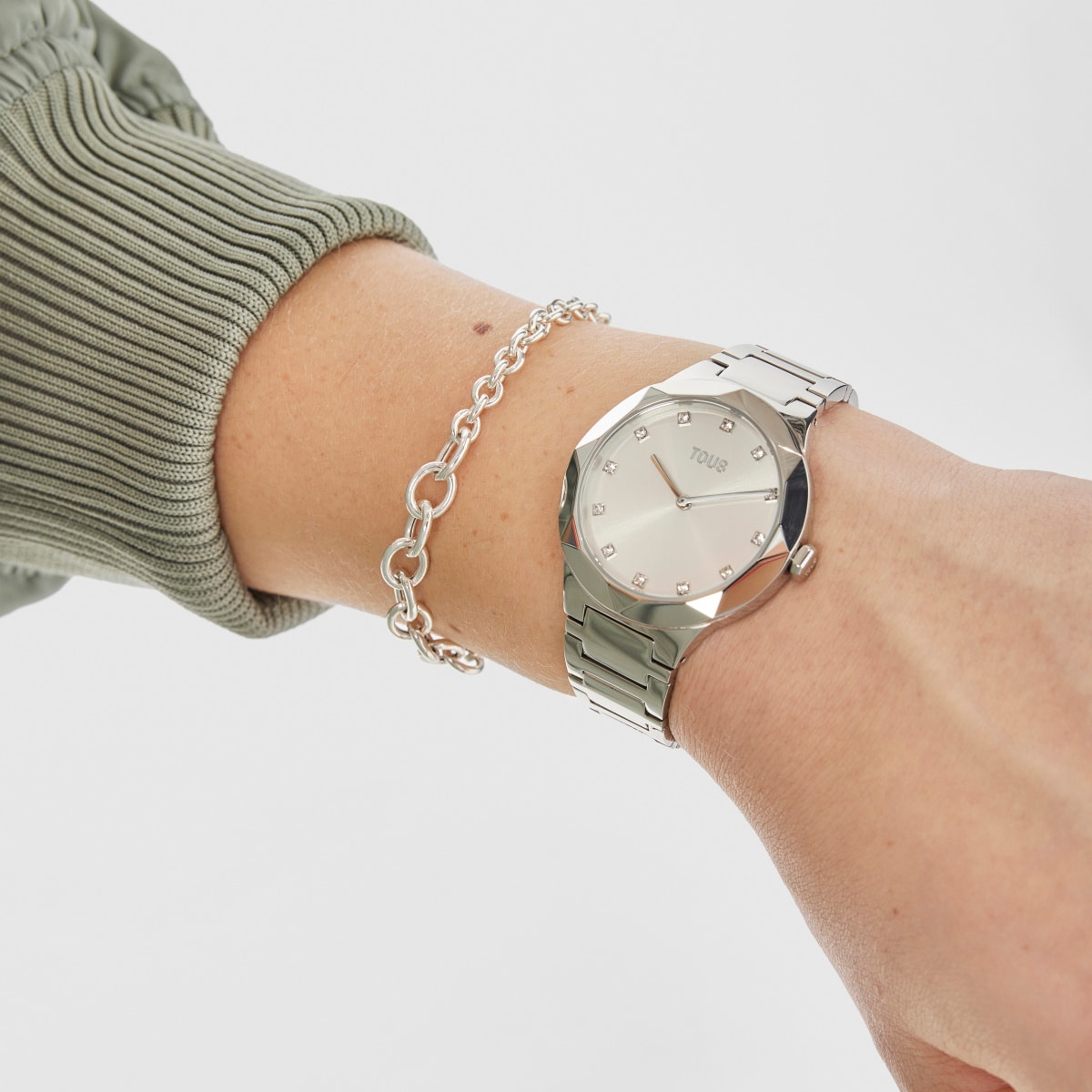 Reloj analógico con brazalete de acero Karat Round