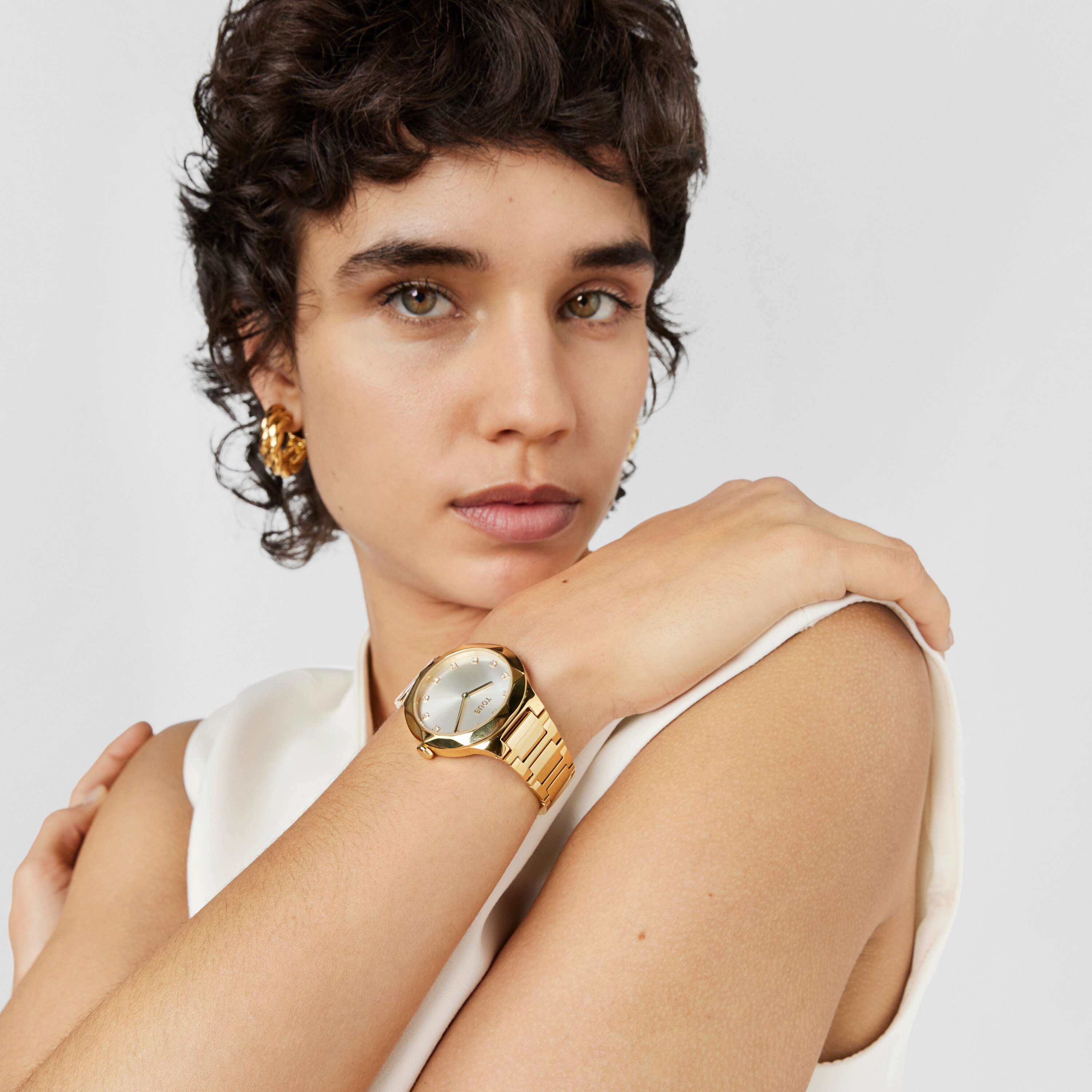 Analogue watch with gold-colored IPG steel wristband Karat Round