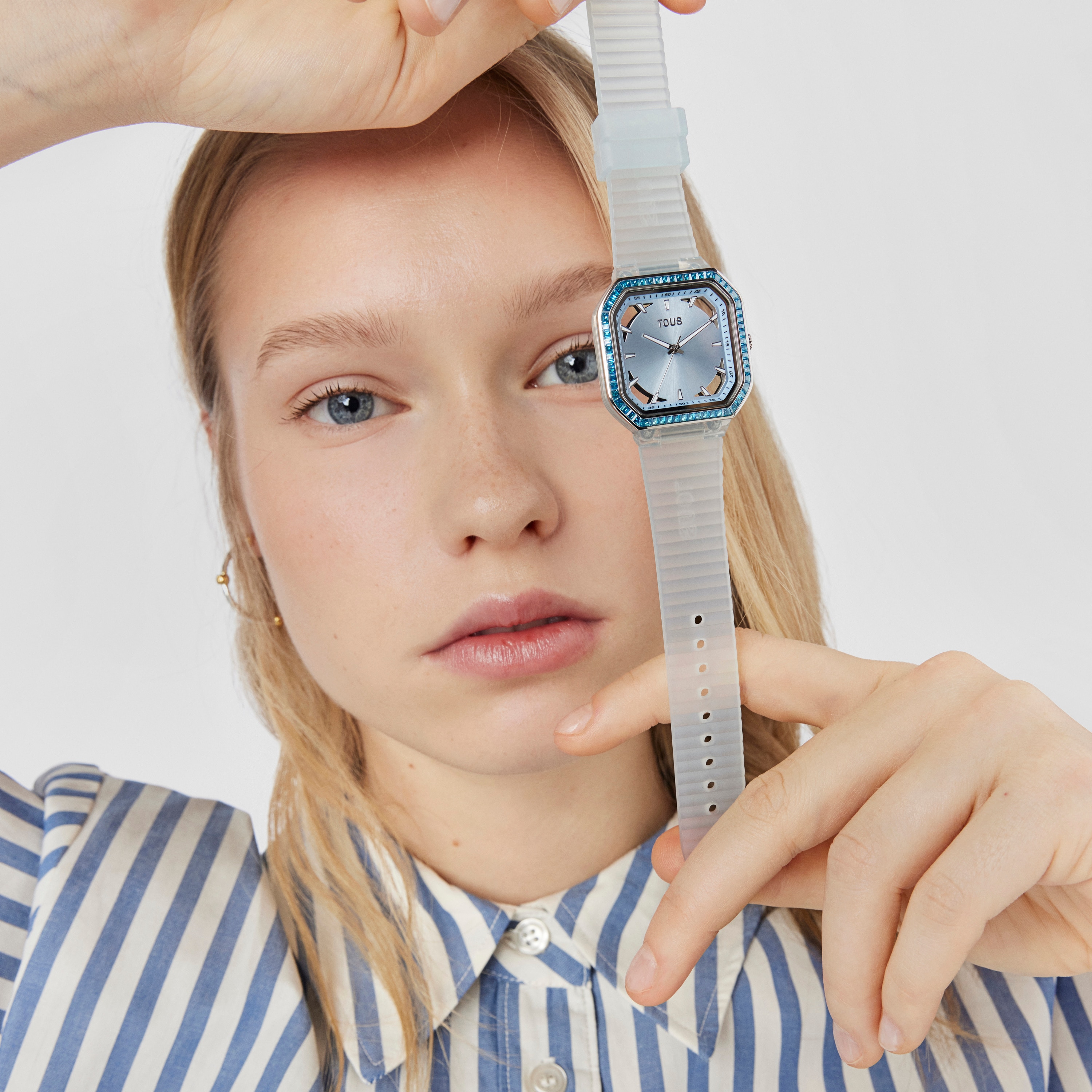 Sky-blue-colored steel Analogue watch with zirconias Gleam Fresh