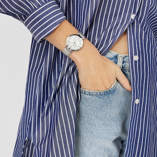 Reloj analógico con brazalete de acero S-Band