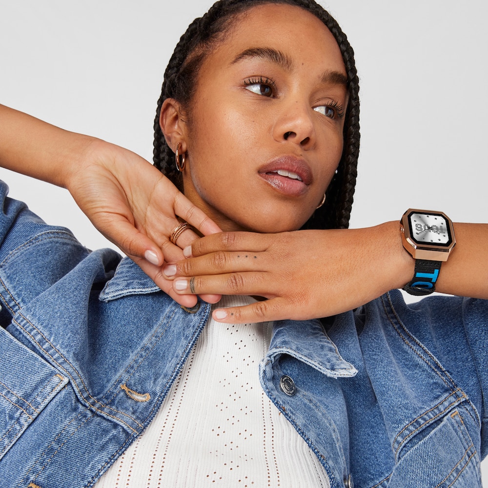 Reloj smartwatch con correa de nylon y correa de silicona azul B-Connect