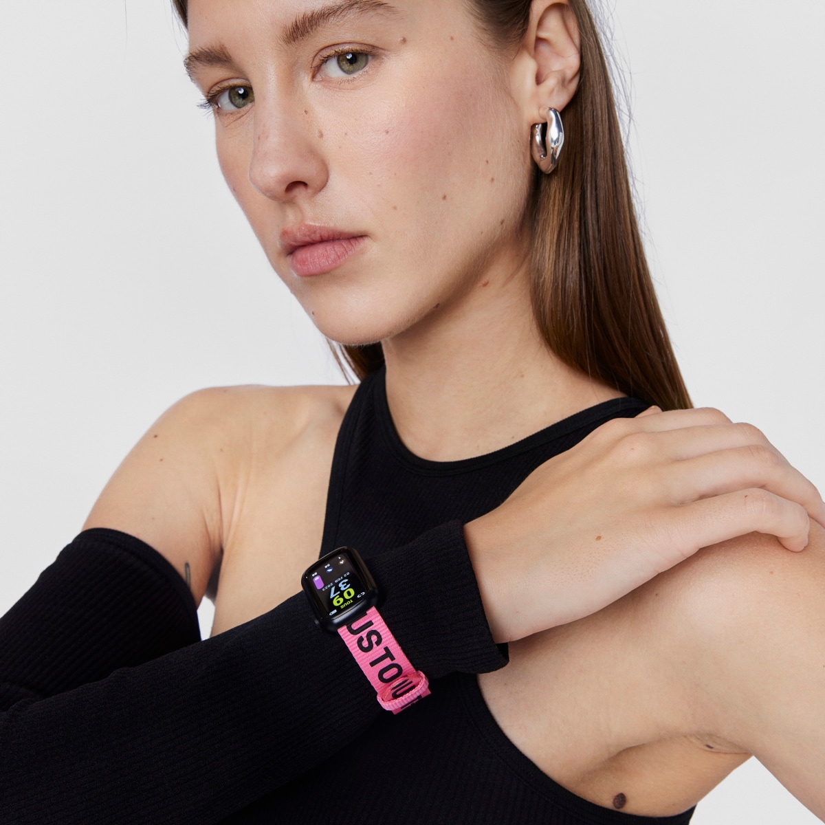 Smartwatch with nylon strap and black silicone strap T-Band