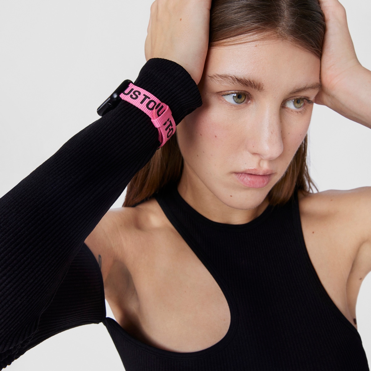 Smartwatch with nylon strap and black silicone strap T-Band