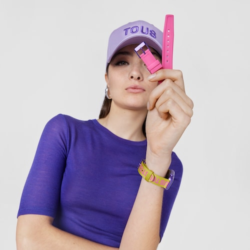 Smartwatch with nylon strap and fuchsia silicone strap T-Band