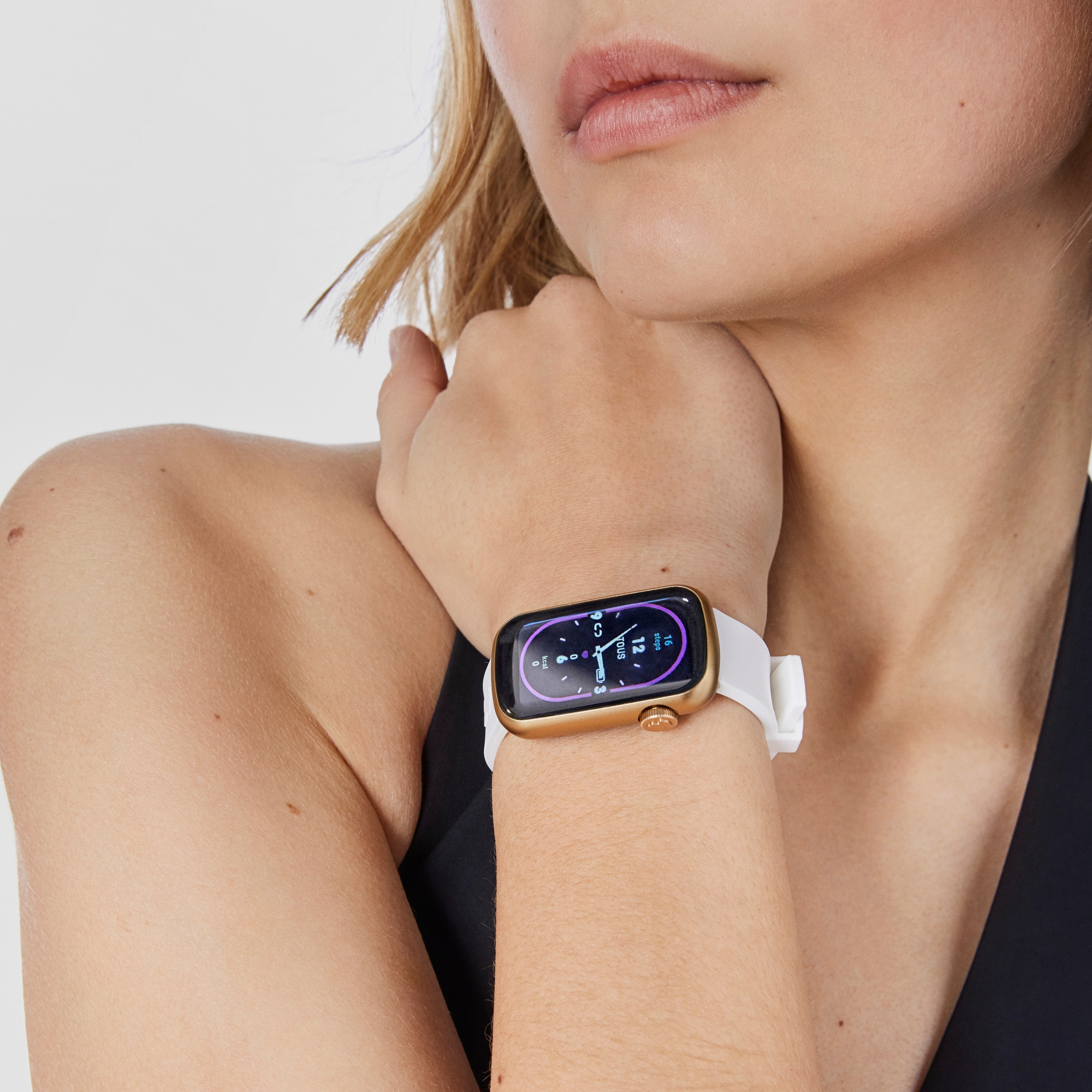 Smartwatch with nylon strap and white silicone strap T-Band