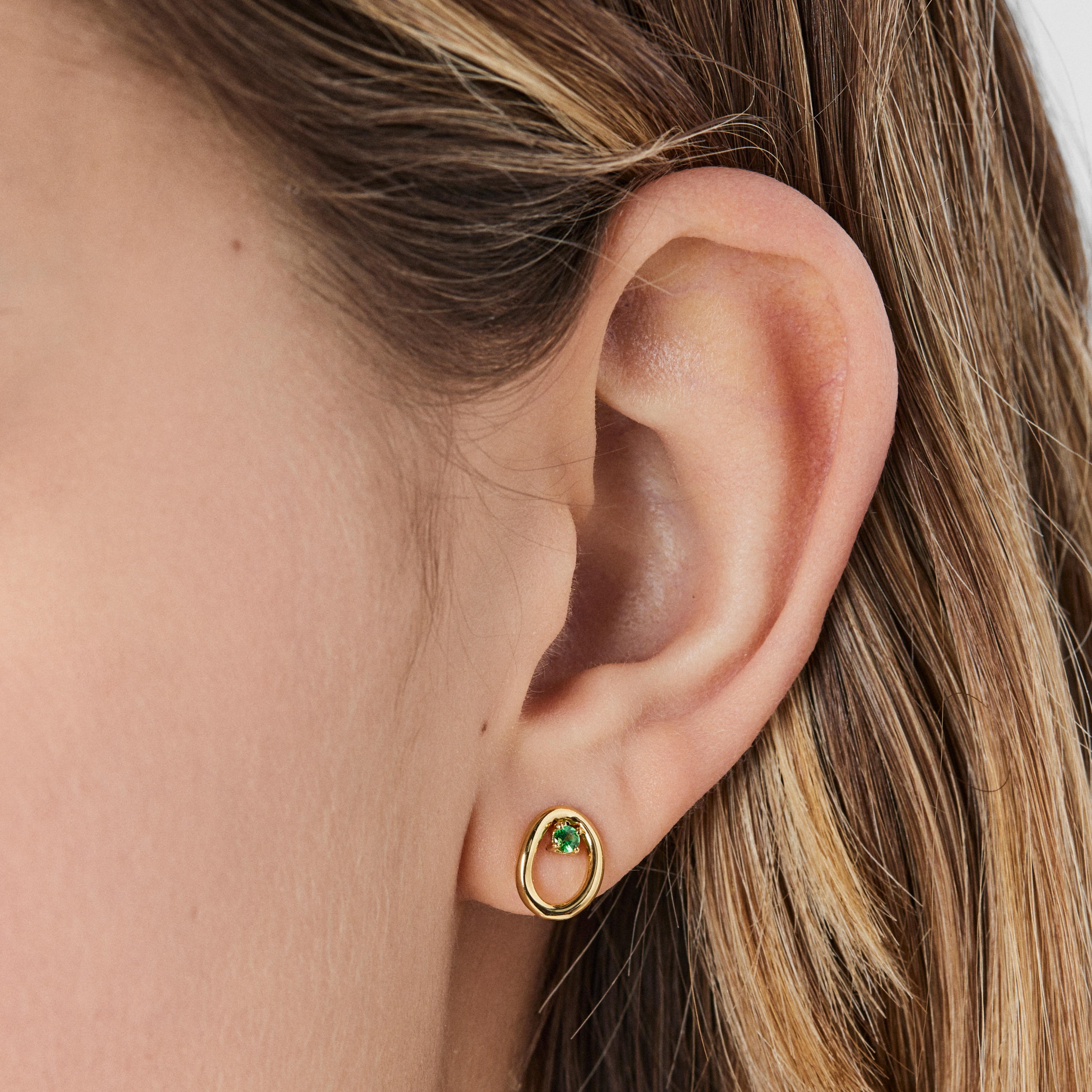 TOUS Hav earrings in gold with tsavorite gems