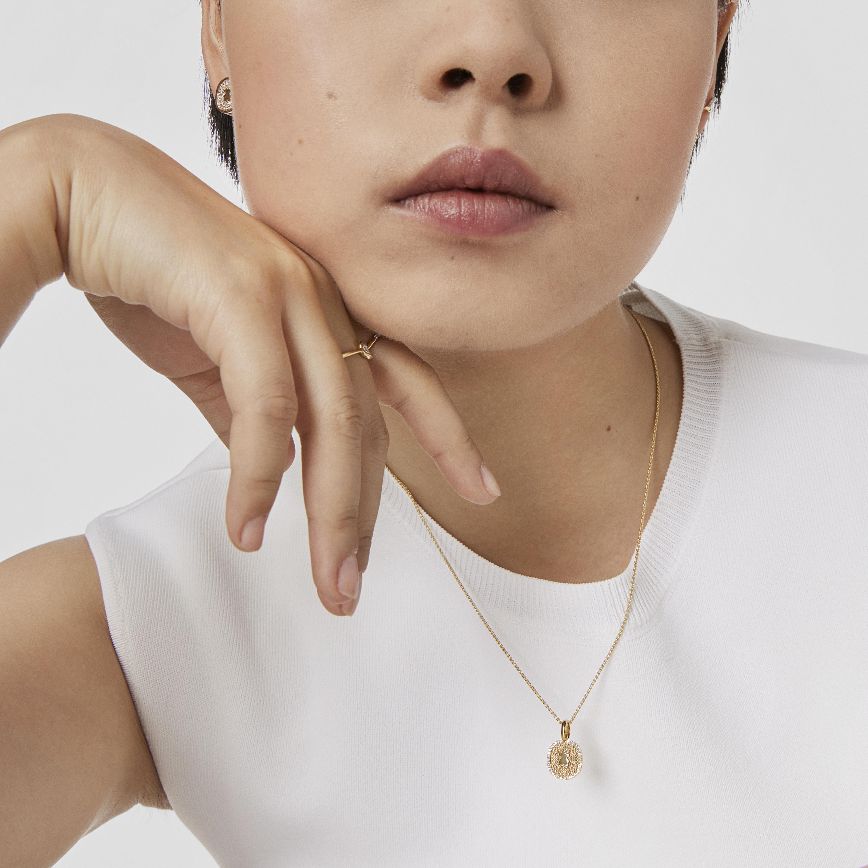 18K solid gold Oursin Pendant with 0.09ct diamonds