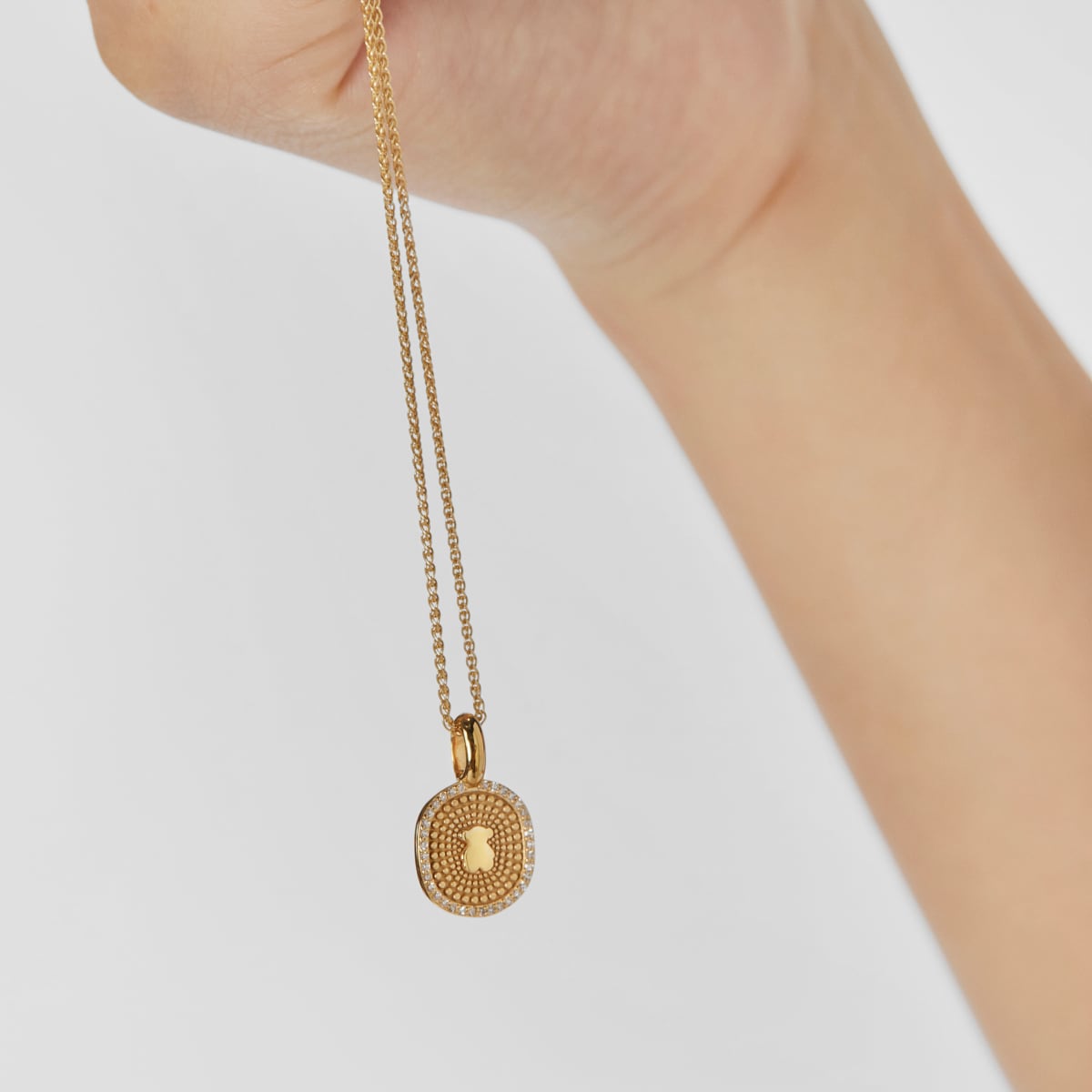 Gold Oursin Pendant with 0,09ct diamonds