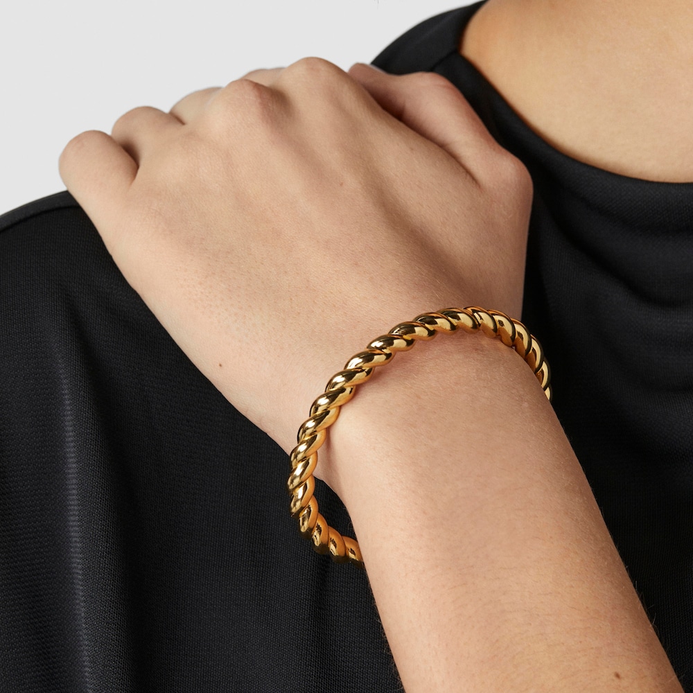 Pulsera rígida con baño de oro 18 kt sobre plata Twisted image number 3