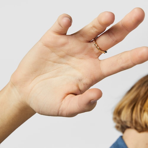 Anel Twisted em ouro e safira azul