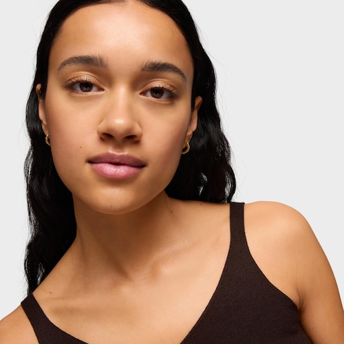 Obručov&eacute; n&aacute;u&scaron;nice z&nbsp;pozl&aacute;ten&eacute;ho striebra s&nbsp;drahokamami z&nbsp;kolekcie TOUS Good Vibes