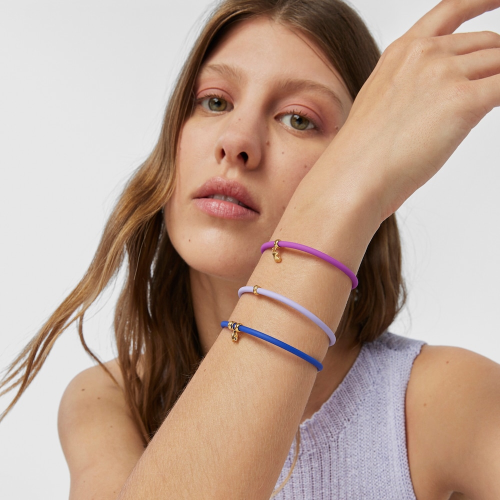 Bracciale orsetto lilla con placcatura in oro 18 kt su caucci&ugrave; TOUS St. Tropez in argento