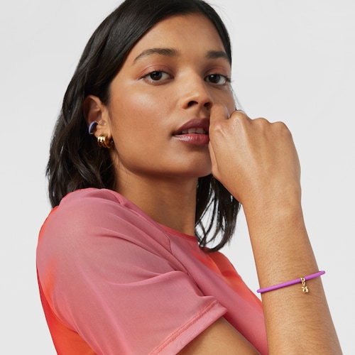 Pulseira TOUS Beach Caucho na cor rosa, urso pendurado e prata vermeil