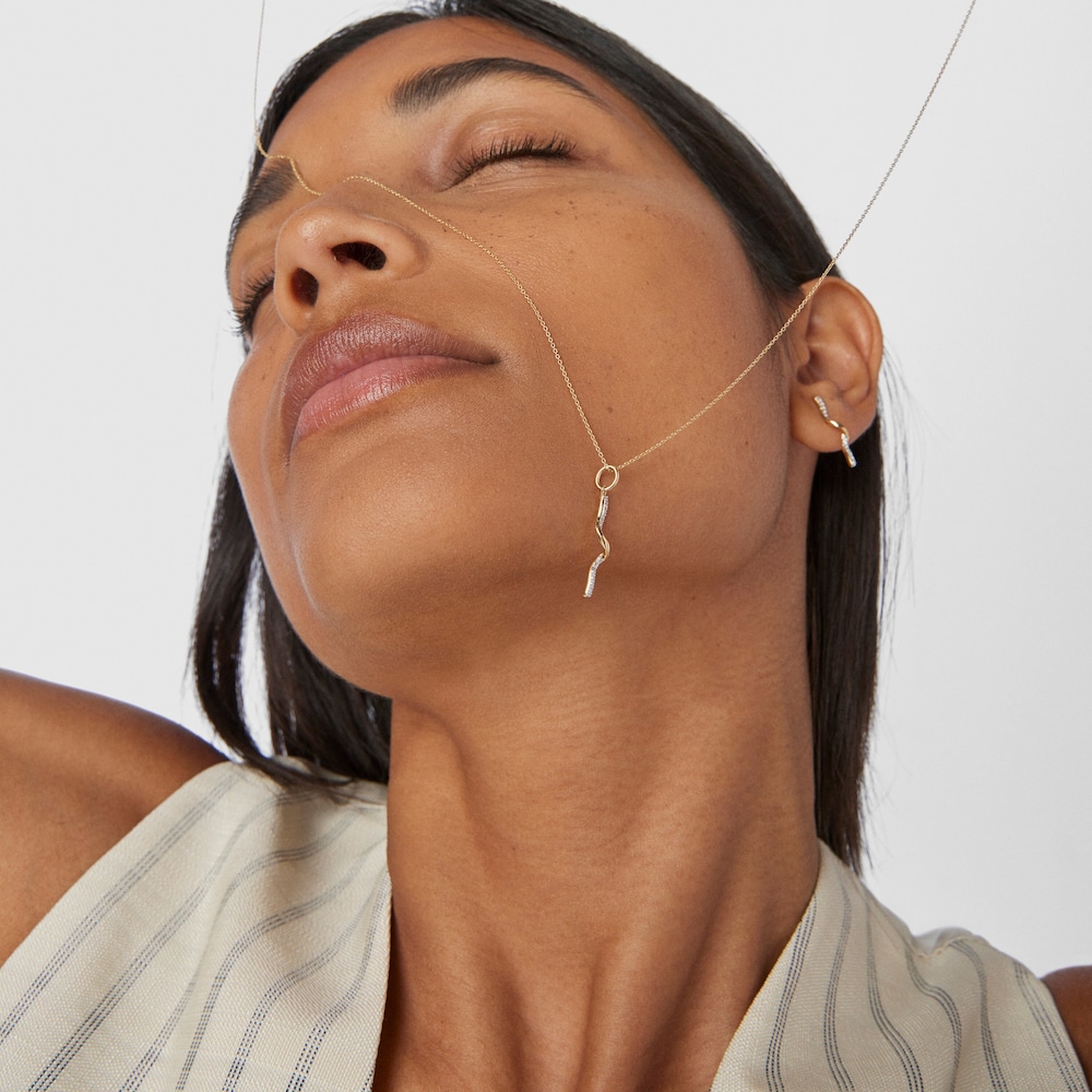 Naszyjnik TOUS Beach wykonany ze złota z diamentową spiralą