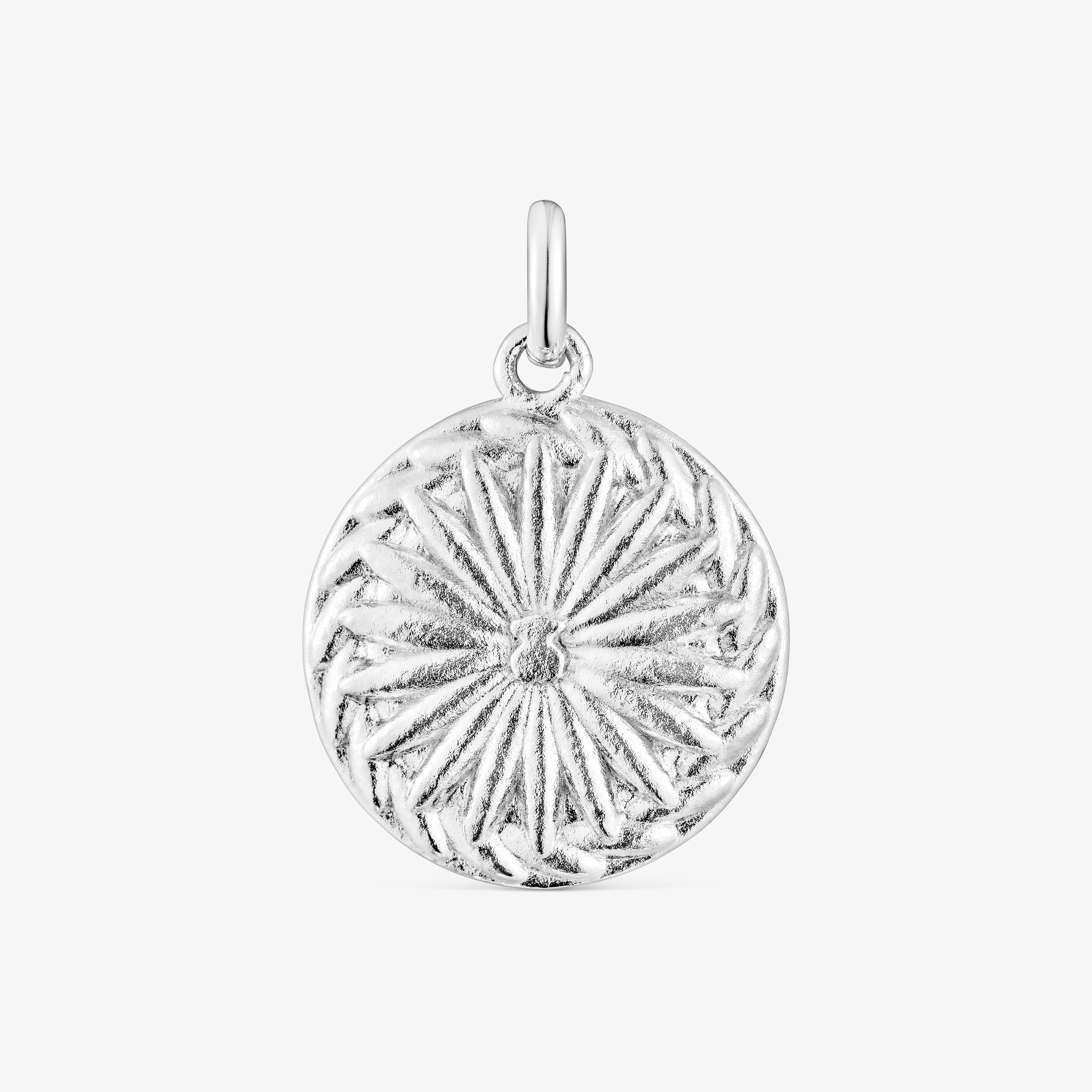 Silver crochet bear Medallion Efecttous