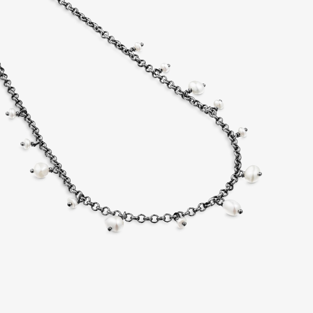 Naszyjnik Virtual&nbsp;Garden wykonany z ciemnego srebra z perłami hodowlanymi