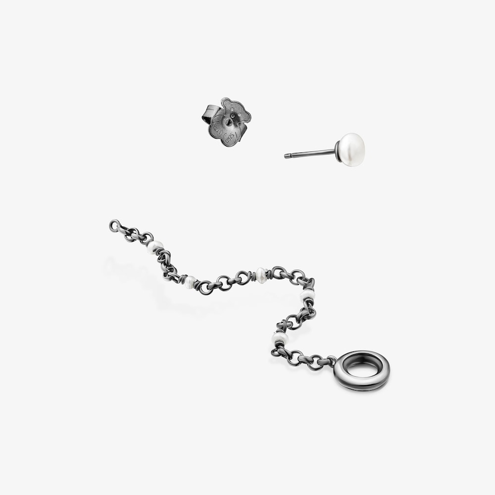 Brincos para Airpods Virtual&nbsp;Garden em prata dark silver e p&eacute;rolas cultivadas