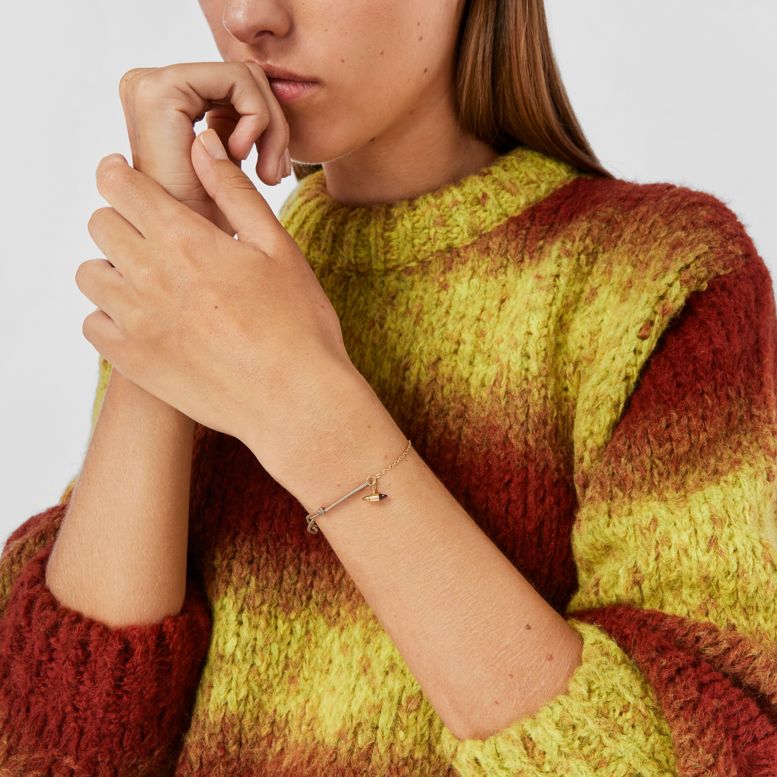 Pulsera de nylon y oro con gemas Lure