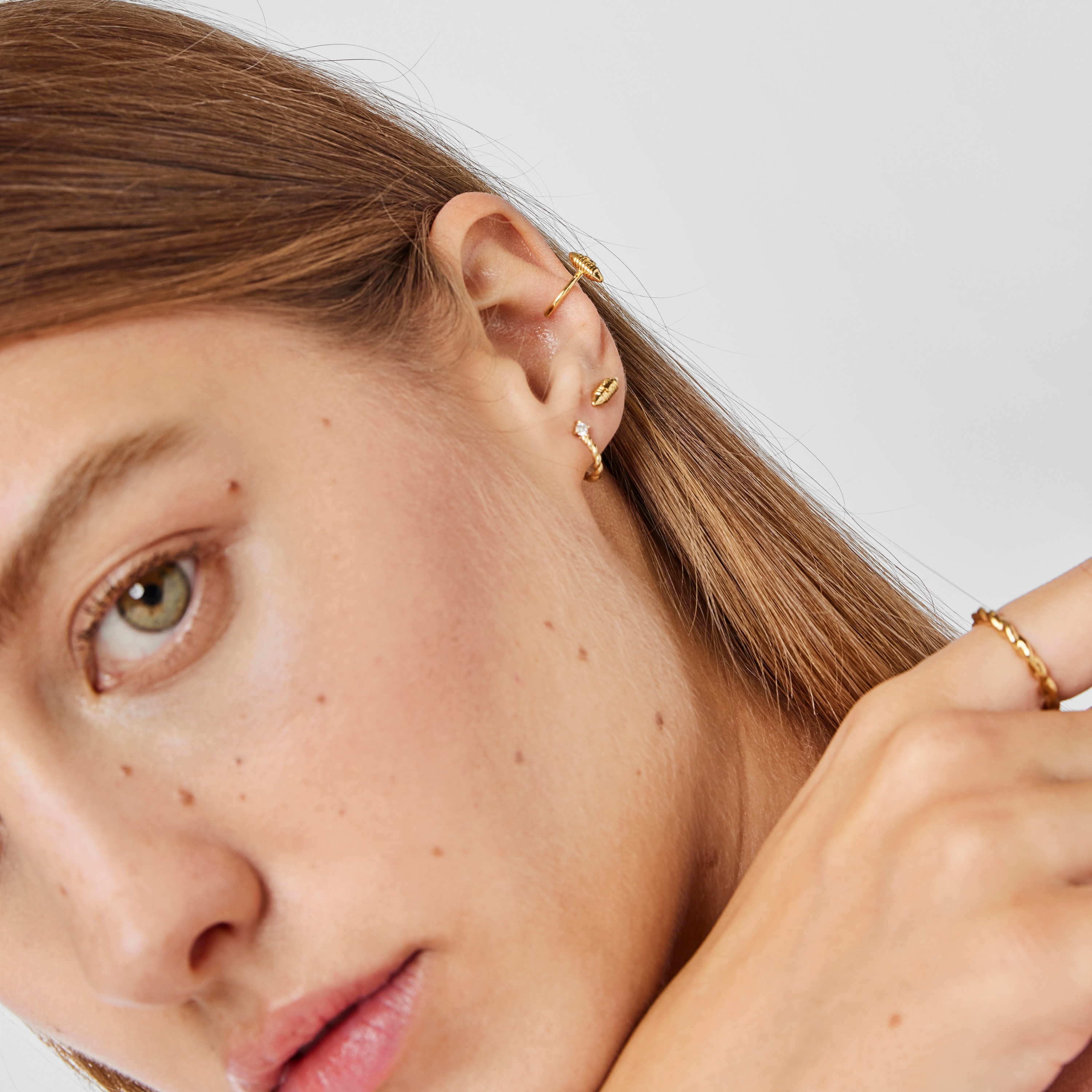 18K Solid Gold Lure Earcuff