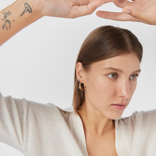 Aretes aro con ba&ntilde;o de oro 18 kt sobre plata y amatistas Plump