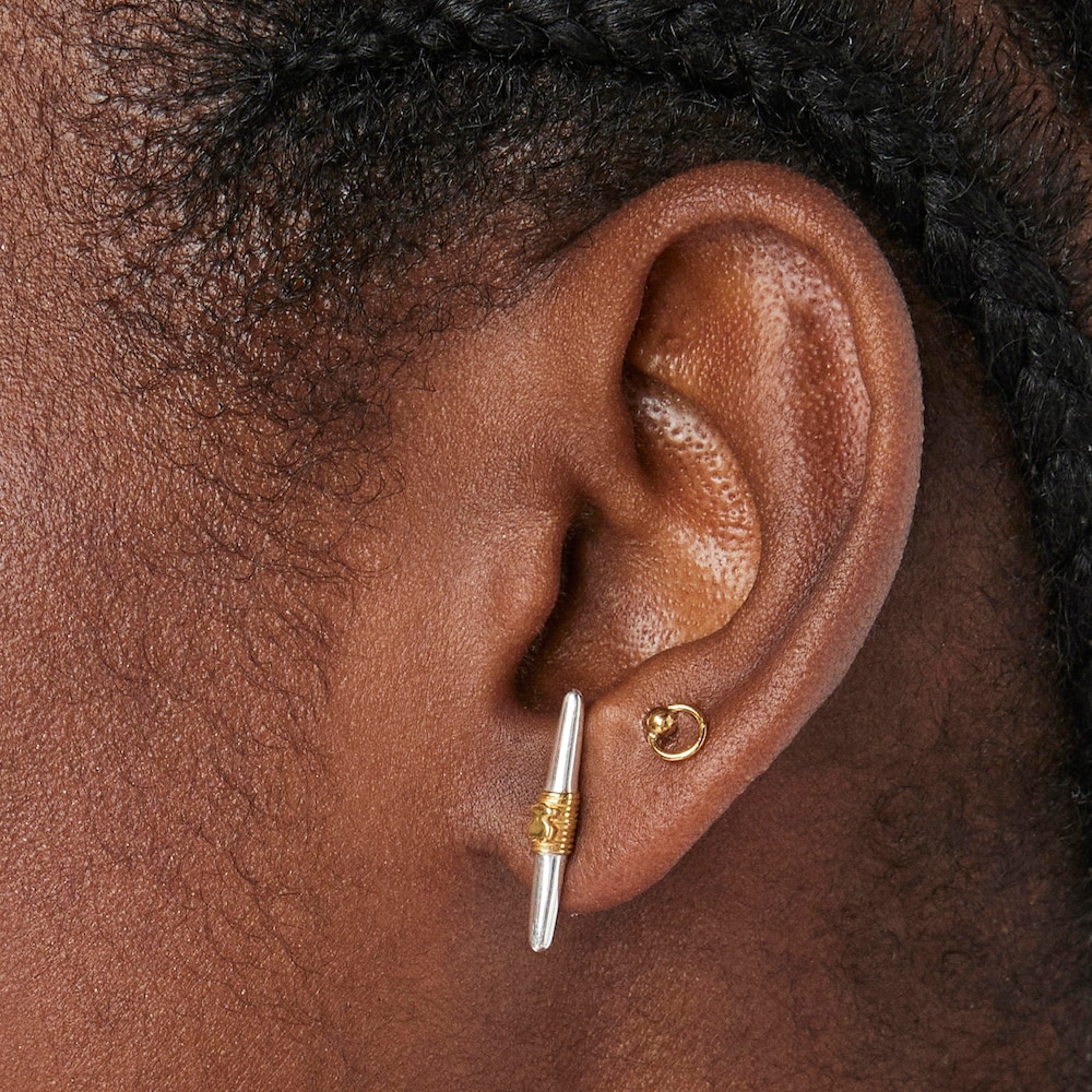 Black-&nbsp;and&nbsp;gold-colored IP&nbsp;steel Plump Piercing