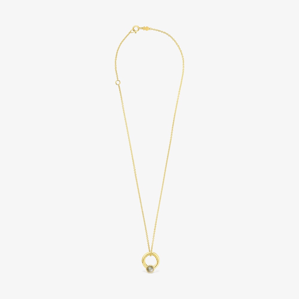 N&aacute;hrdeln&iacute;k Plump s&nbsp;př&iacute;věskem ve tvaru prstenu z&nbsp;pozlacen&eacute;ho stř&iacute;bra s&nbsp;labradoritem