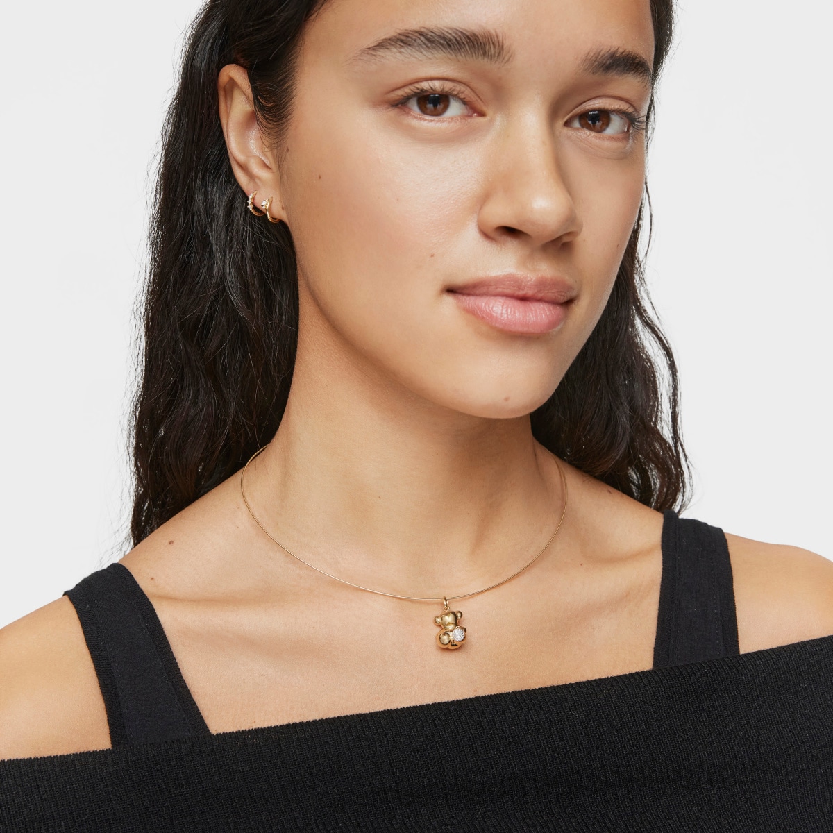 0,08ct-diamond and gold Bold Bear pendant
