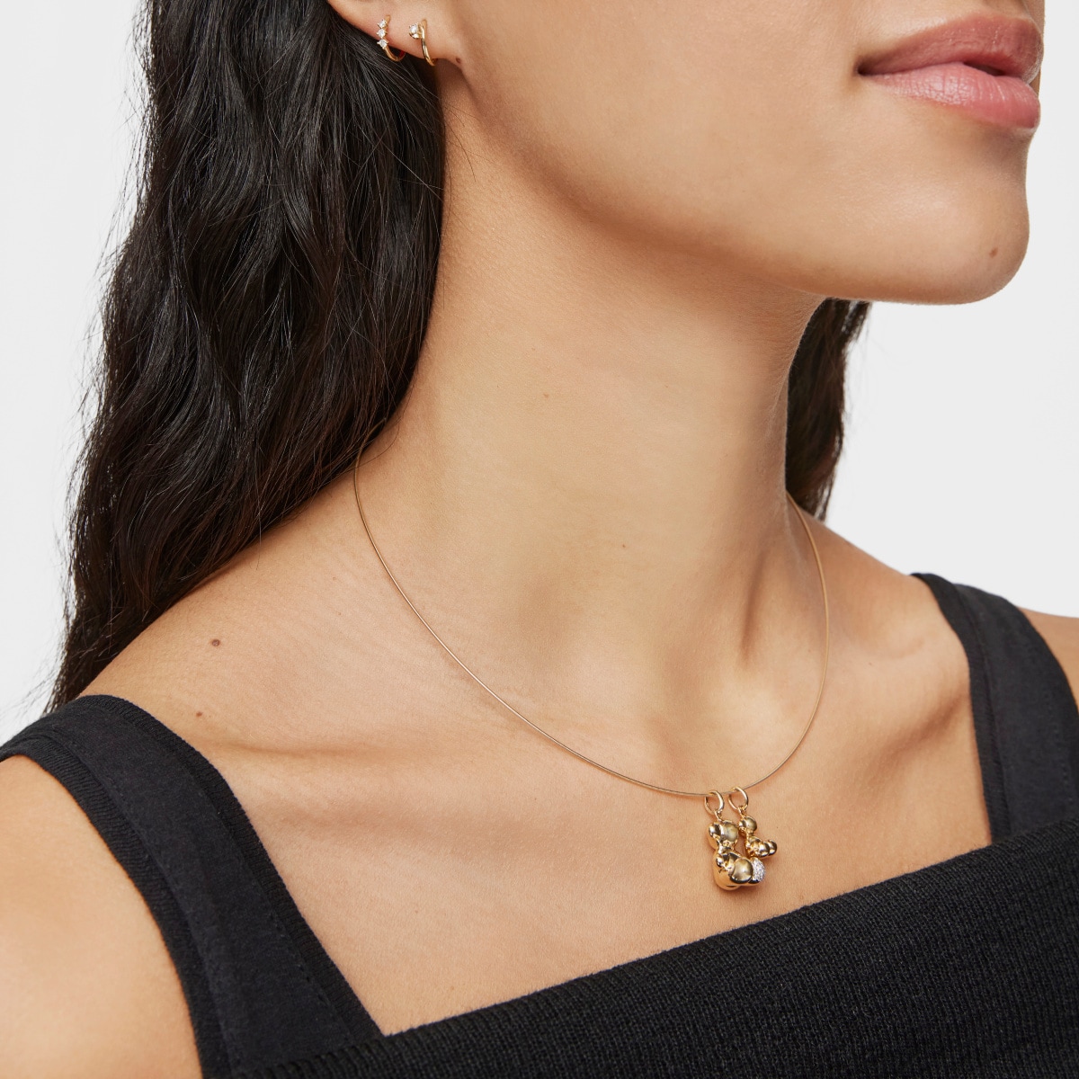 0,08ct-diamond and gold Bold Bear pendant